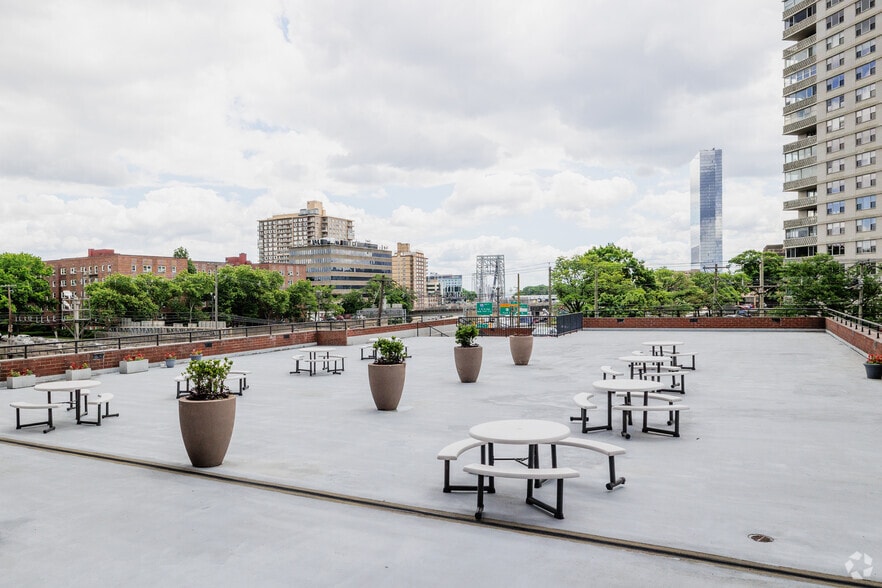 More Photos Of 400 Kelby St, Fort Lee Office For Lease