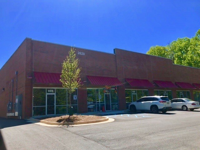 More Photos Of 2620 Bethelview Dr, Cumming Showroom For Lease