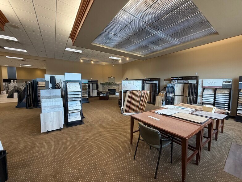 More Photos Of 4803 Michaels Dr, Appleton Freestanding For Sale