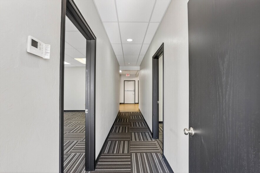 More Photos Of 17311 NE 23rd St, Choctaw Office For Lease
