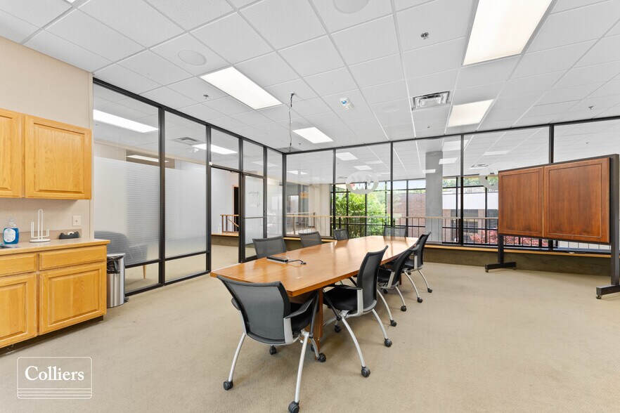 More Photos Of 305 E Main St, Siloam Springs Office For Sale