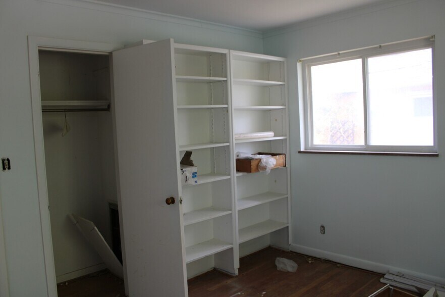 More Photos Of 4934-4936 Solar Dr, Columbus Multifamily For Sale