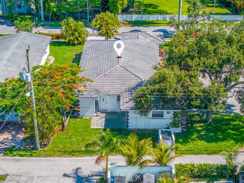 More Photos Of 213 SE Park St, Dania Apartments For Sale