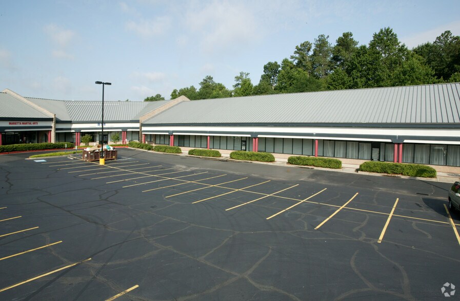 More Photos Of 2217 Roswell Rd, Marietta Unknown For Lease