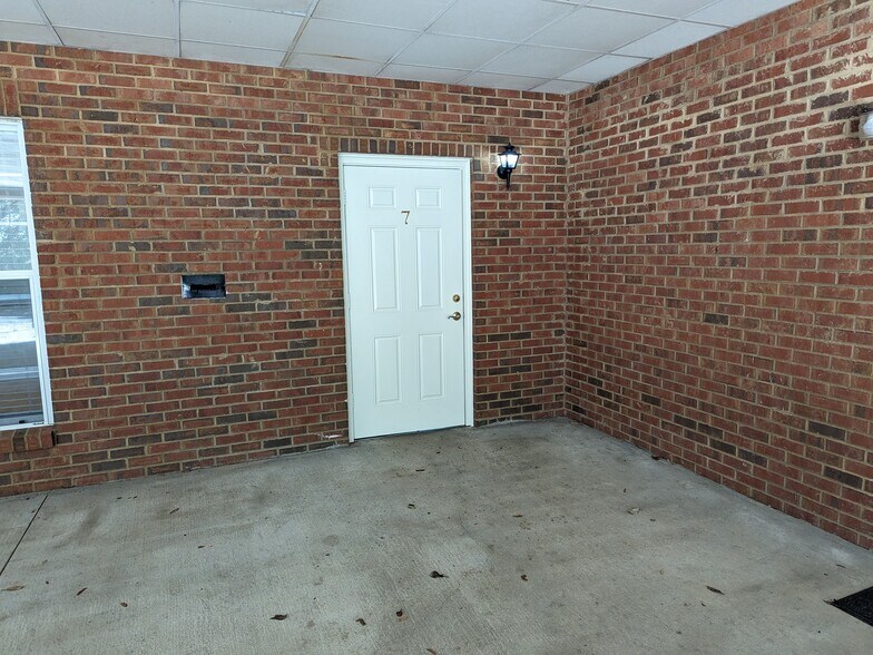 More Photos Of 2104 Delta Way, Tallahassee Office For Sale