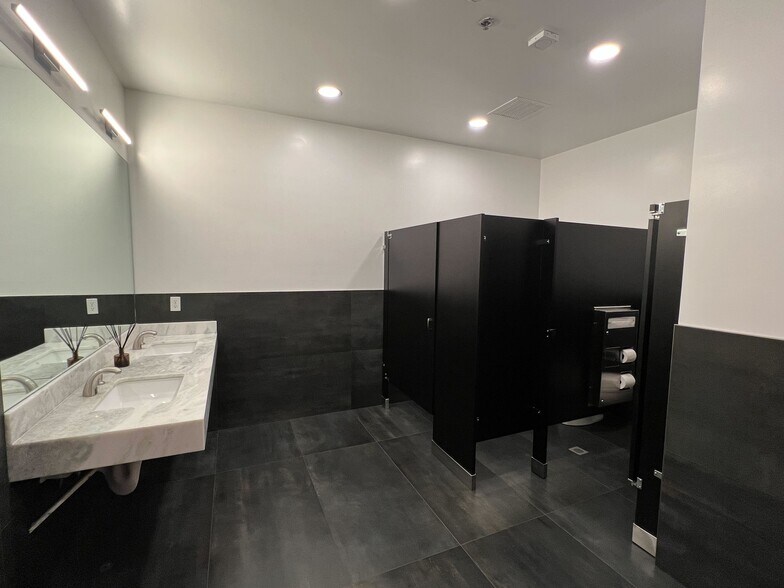 More Photos Of 4097 Trail Creek Rd, Riverside Light Manufacturing For Lease