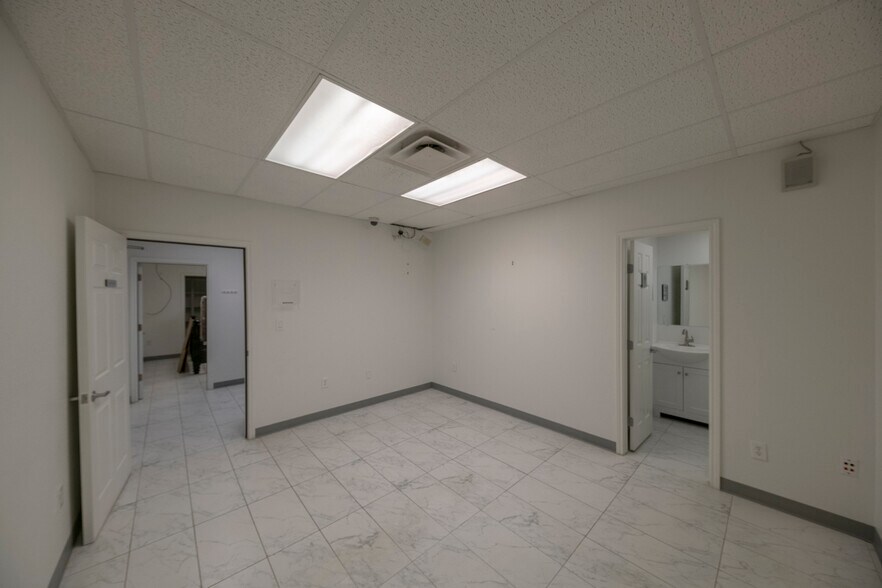 More Photos Of 702 Andrews Hwy, Midland Medical For Sale