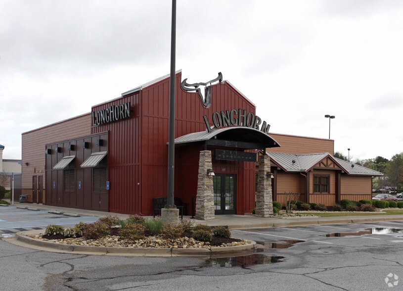 More Photos Of 1072-1180 Bullsboro Dr, Newnan Unknown For Lease