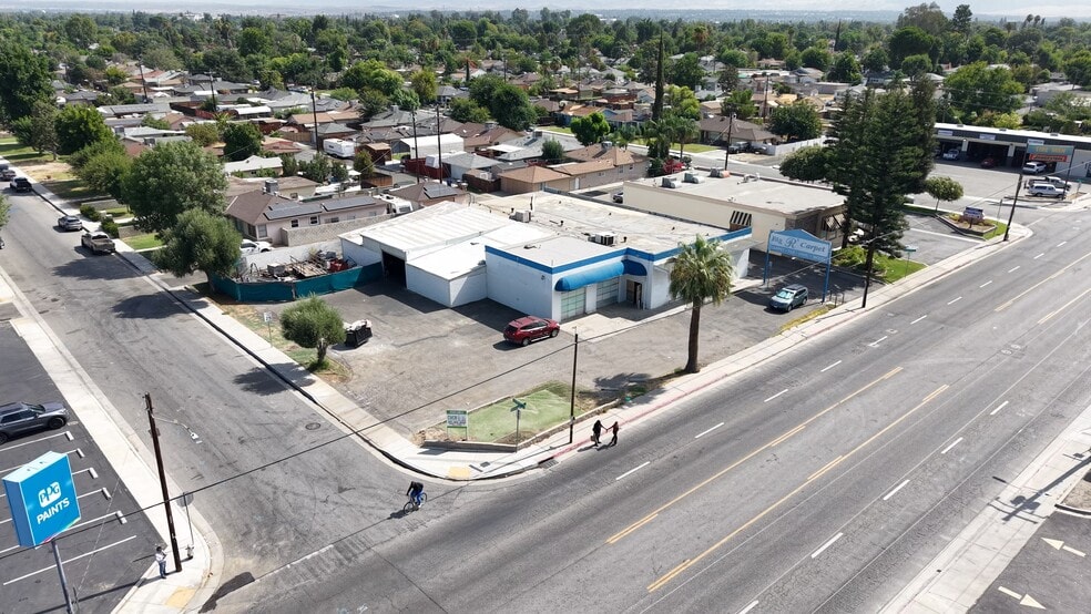 More Photos Of 2916 Brundage Ln, Bakersfield Auto Repair For Sale