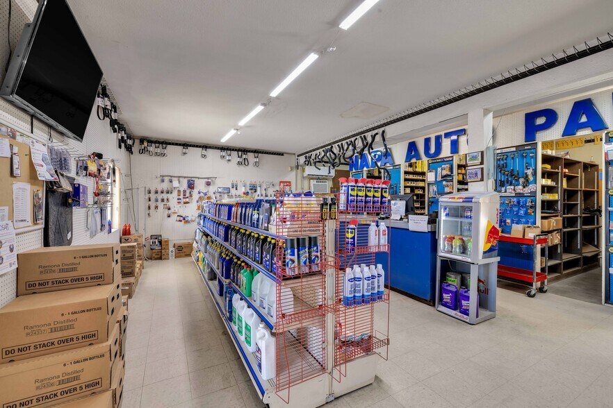 More Photos Of 2476 Stirrup Rd, Borrego Springs General Retail For Sale