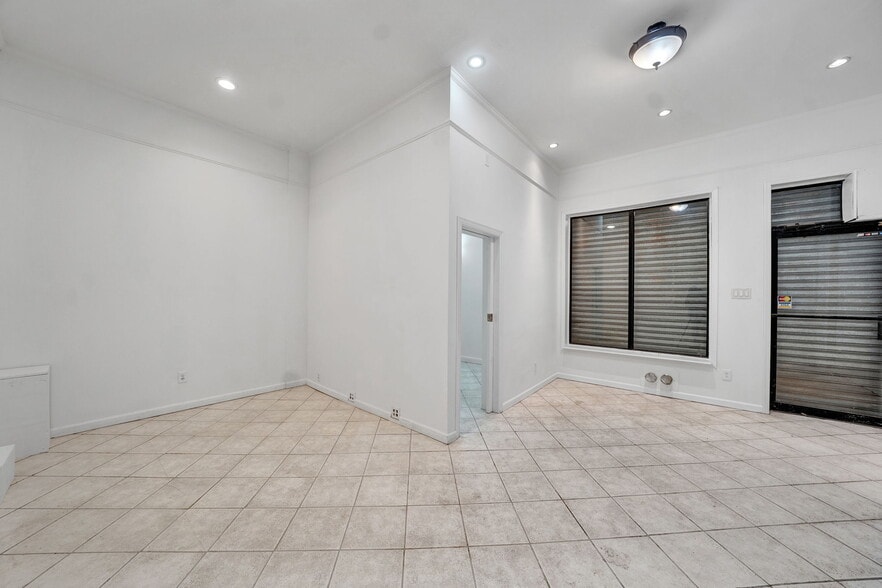 More Photos Of 230-02 S Conduit Ave, Jamaica Convenience Store For Sale