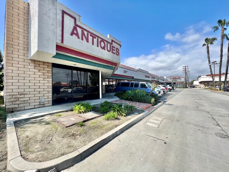 More Photos Of 10885-10909 Los Alamitos Blvd, Los Alamitos Storefront For Lease