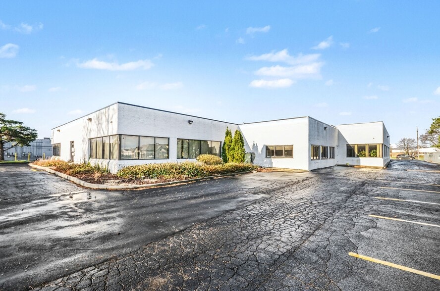 More Photos Of 33200 Dequindre Rd, Sterling Heights Medical For Lease