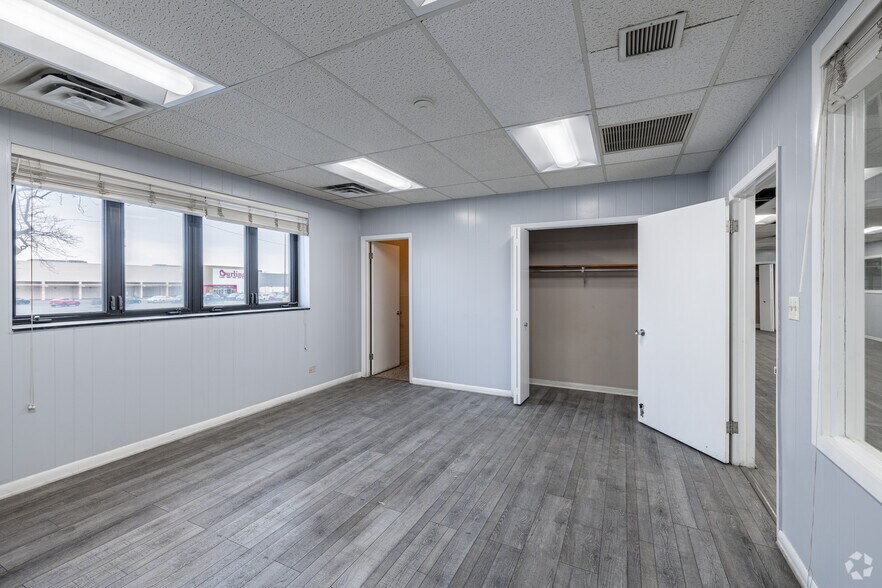 More Photos Of 1657 N Kostner Ave, Chicago Warehouse For Lease