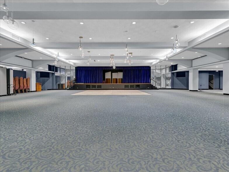 More Photos Of 1177-1187 Beacon St, Brookline Religious Facility For Lease