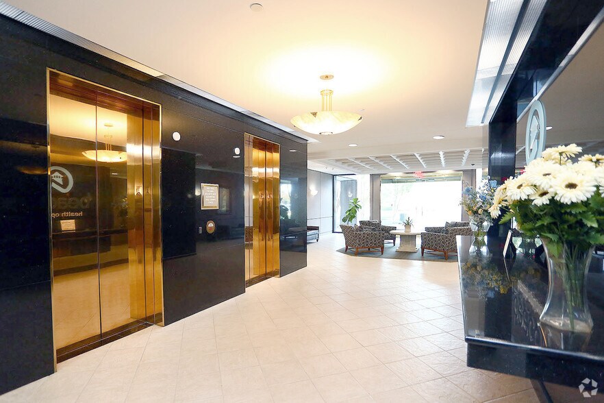 More Photos Of 240 Corporate Blvd, Norfolk Office For Sale