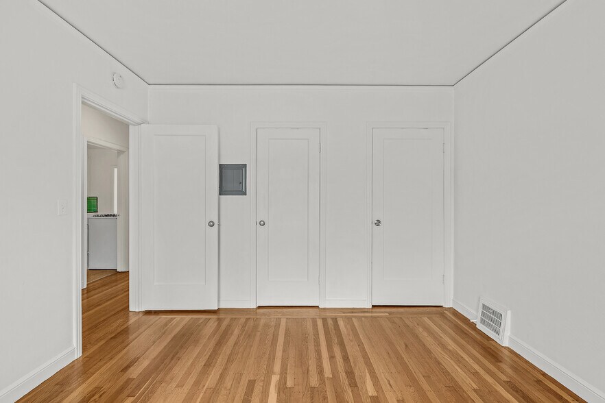 More Photos Of 476 42nd St, Oakland Apartments For Sale