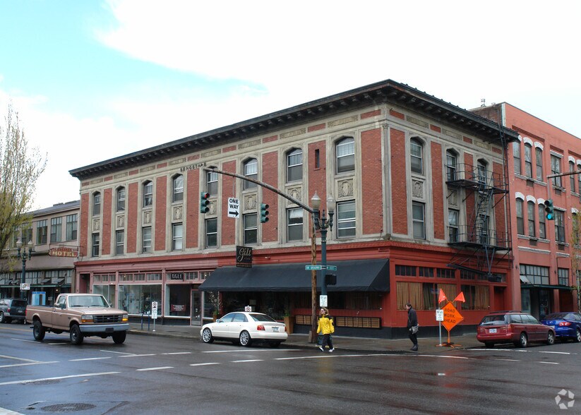 More Photos Of 306 NW Broadway, Portland Apartments For Lease