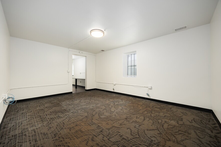 More Photos Of 1245 Memory Ln, Columbus Warehouse For Lease