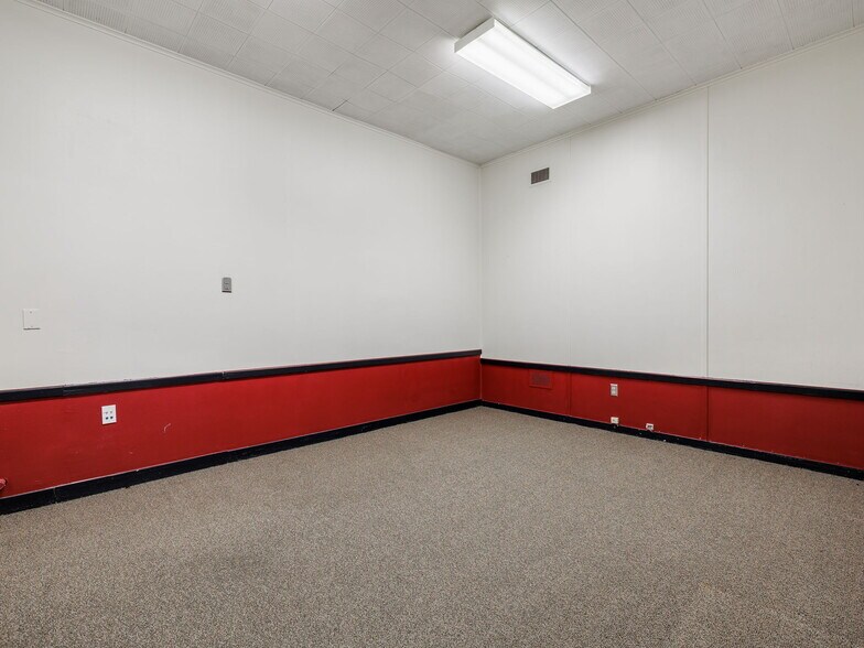 More Photos Of 233 Ackerman St, Rockdale Storefront Retail Office For Sale