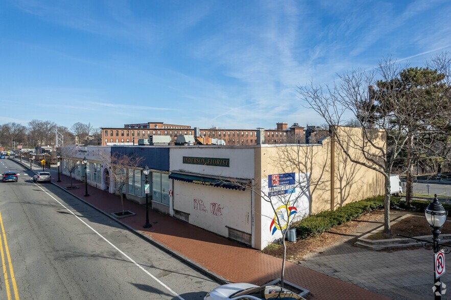 More Photos Of 200-226 Moody St, Waltham Freestanding For Sale