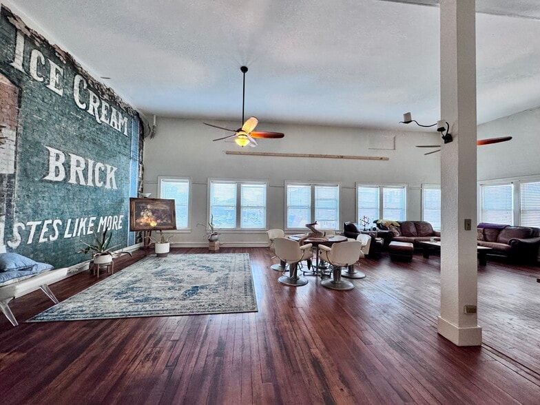 More Photos Of 2 W Side Sq, Macomb Restaurant For Sale