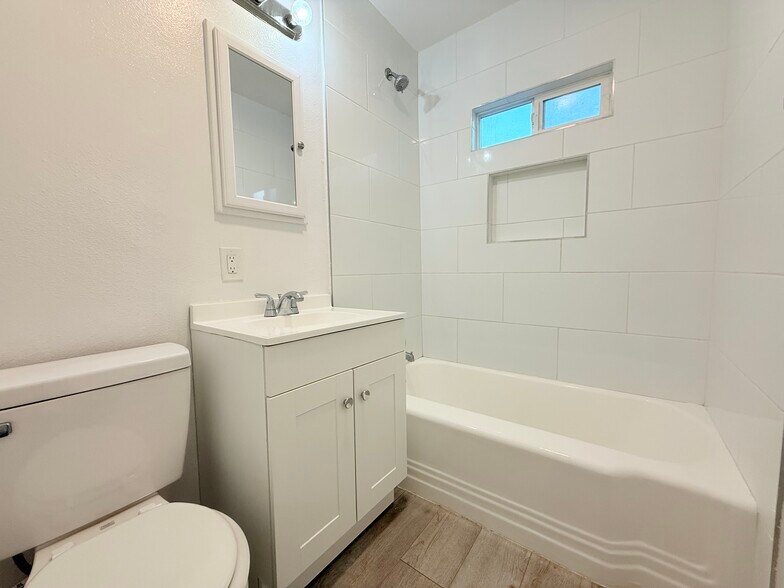 More Photos Of 15 N Dos Caminos Ave, Ventura Apartments For Sale