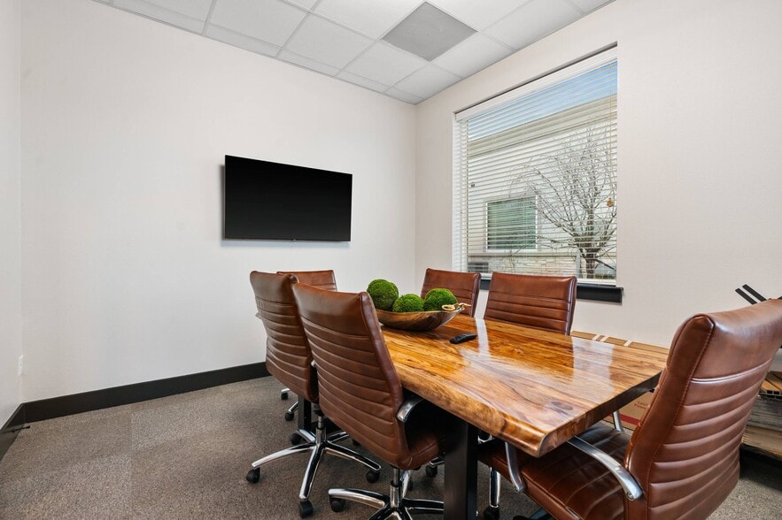 More Photos Of 14547 Lake Business Dr, Conroe Loft Creative Space For Sale