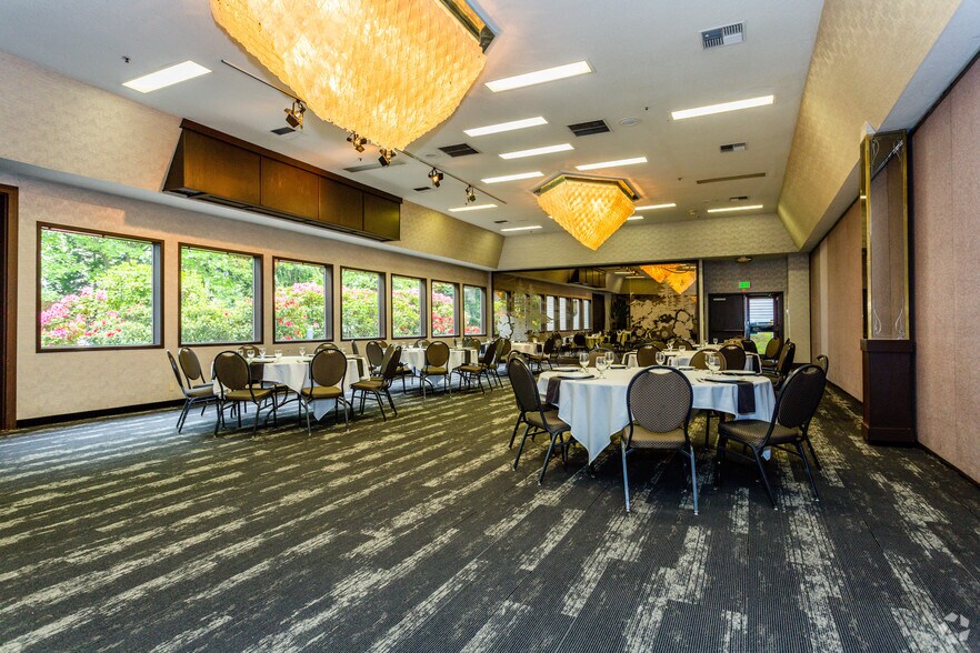 More Photos Of 11707 NE Airport Way, Portland Hotel For Lease