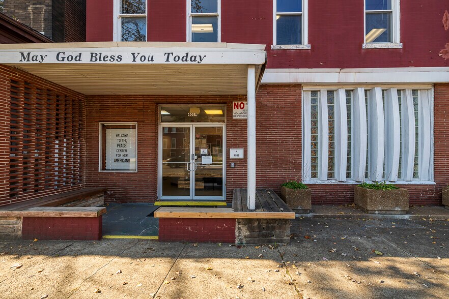 More Photos Of 4019 S Grand Blvd, Saint Louis Flex For Sale