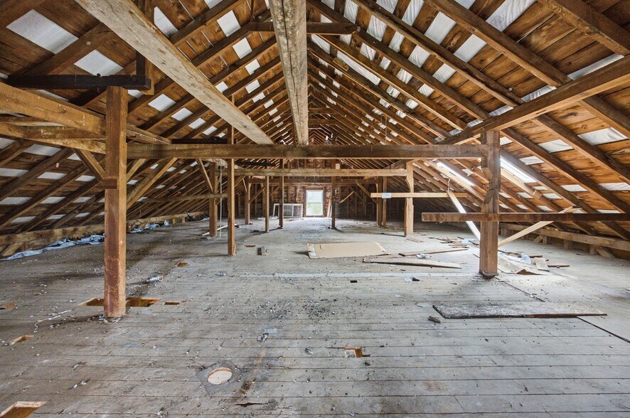 More Photos Of 32 Mill St, Port Byron Industrial For Sale