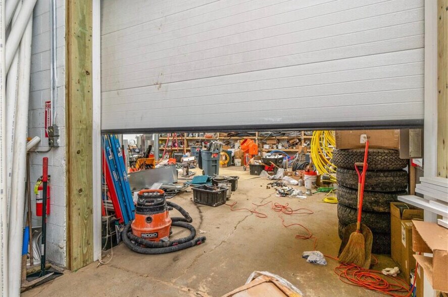 More Photos Of 3231 Harlem Rd, Cheektowaga Warehouse For Sale