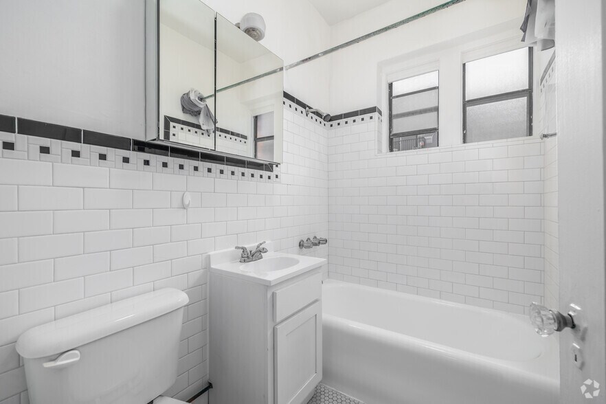More Photos Of 601 N Rossmore Ave, Los Angeles Apartments For Sale