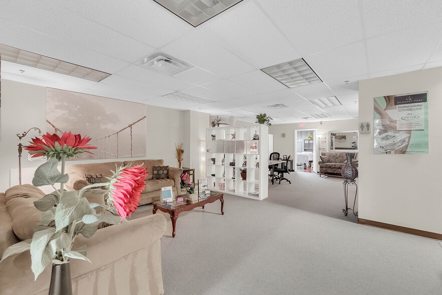 More Photos Of 7932 W Sand Lake Rd, Orlando Office For Sale