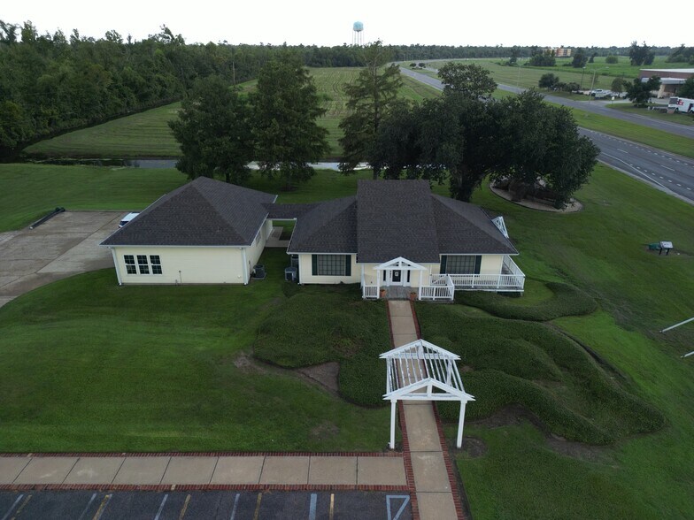 Primary Photo Of 669 Belle Terre Blvd, La Place Office For Lease