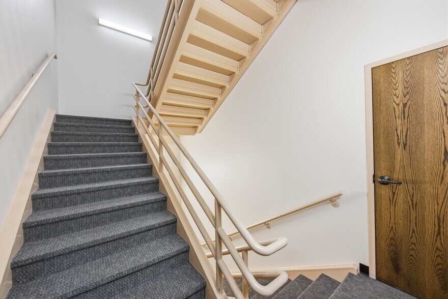 More Photos Of 8790 Governors Hill Dr, Cincinnati Office For Lease