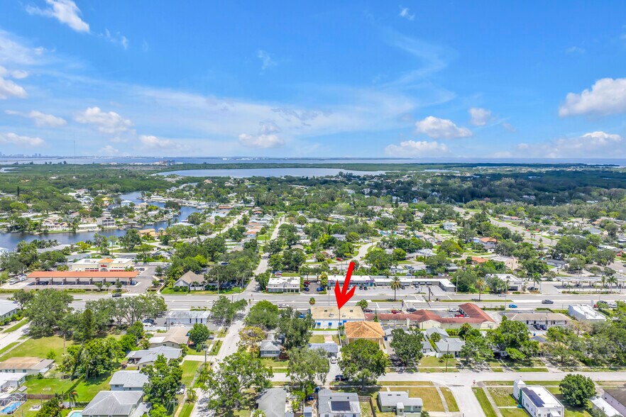 More Photos Of 8440 4th St N, Saint Petersburg Freestanding For Sale