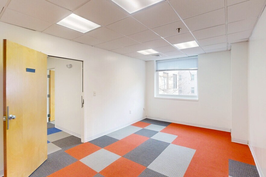More Photos Of 552-564 Massachusetts Ave, Cambridge Office For Lease