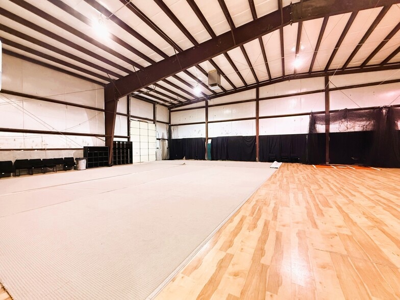 More Photos Of 576 Highway 198, Salem General Retail For Sale