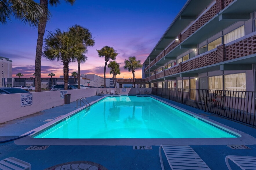 More Photos Of 1900 S Ocean Blvd, Myrtle Beach Hotel For Sale
