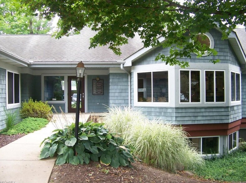 More Photos Of 4831 Darrow Rd, Stow Coworking Space