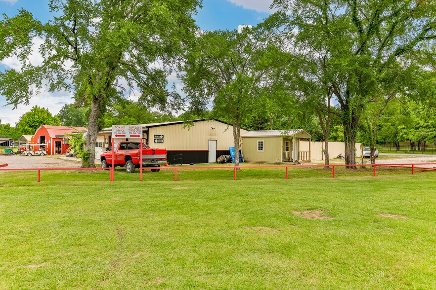 More Photos Of 59 Shawnee Trl, Whitesboro Showroom For Sale