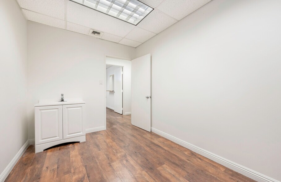 More Photos Of 2700 N Bellflower Blvd, Long Beach Medical For Lease