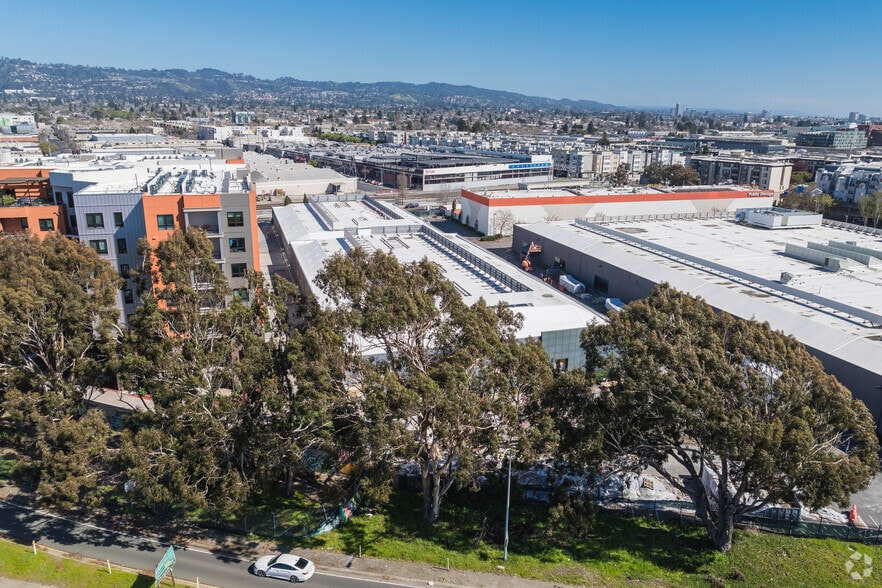 More Photos Of 6601 Shellmound St, Emeryville Research And Development For Lease