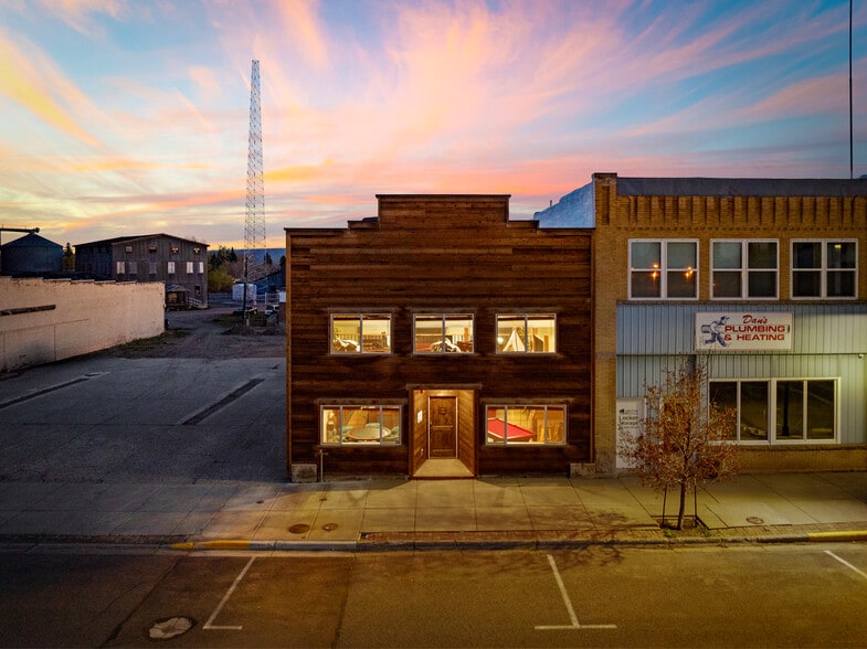 More Photos Of 417 Main St, Ashton Specialty For Sale