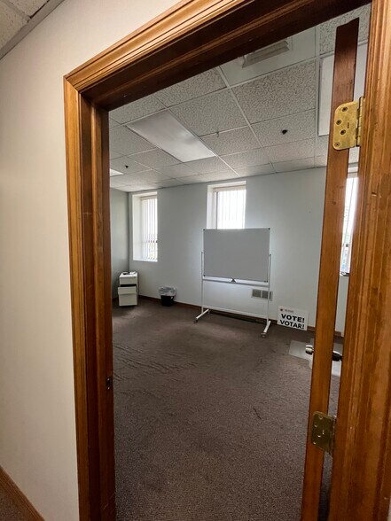 More Photos Of 333 W Union St, Allentown Flex For Lease