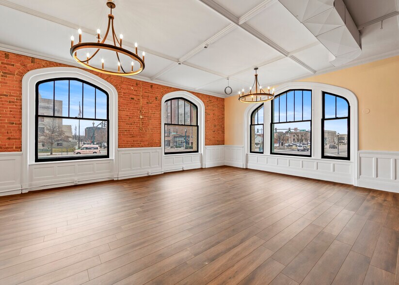 More Photos Of 130 E Kiowa Ave, Colorado Springs Apartments For Sale