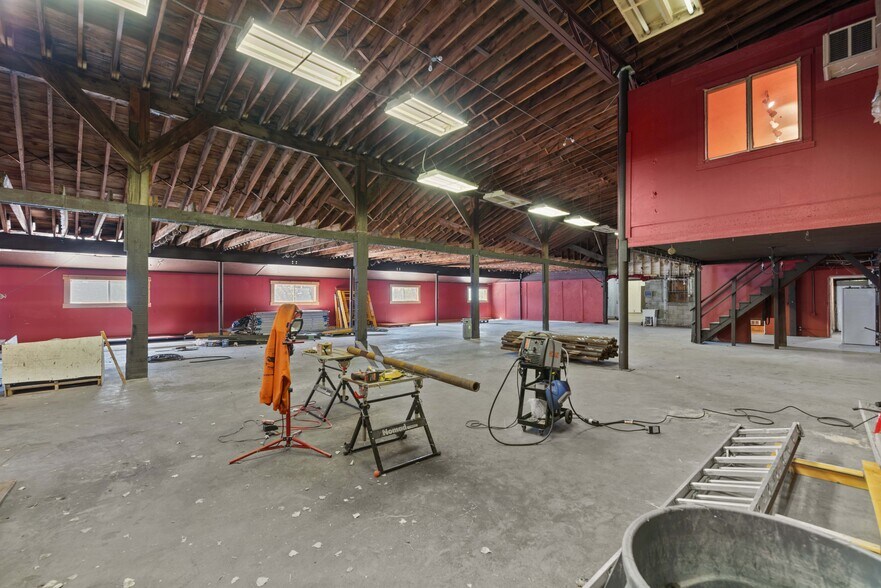 More Photos Of 1260 Lower Sunnyslope Rd, Wenatchee Manufacturing For Lease