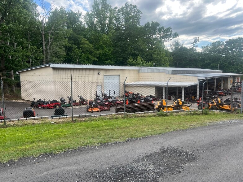 More Photos Of 10190 Old Indian Head Rd, Upper Marlboro Freestanding For Sale