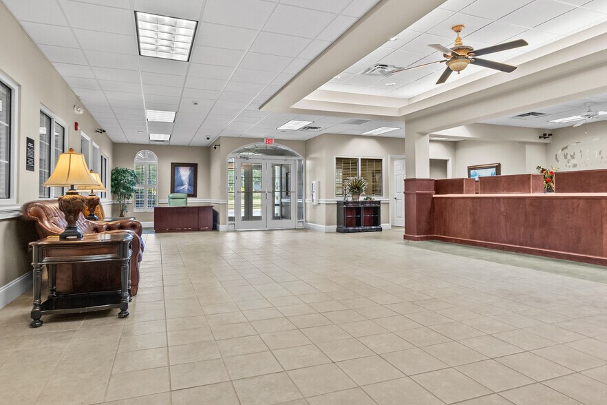 More Photos Of 239 Cedric St, Leesburg Office For Sale